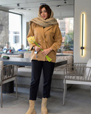 کت زنانه عسلی فوتر با طراحی خاص و شیک برای خانمها