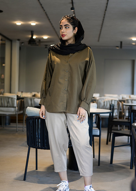 شومیز سبز یقه مردانه در استایل نیمهرسمی زنانه