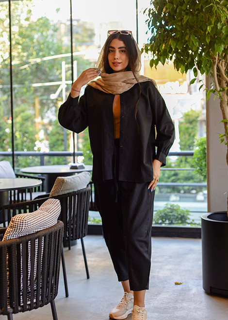استایل شومیز مشکی با شلوار روشن