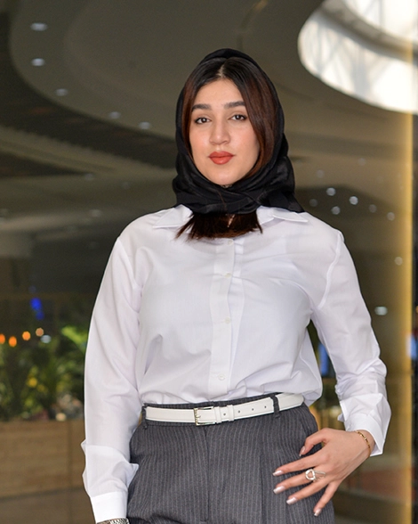 ست کردن شومیز سفید با شلوار مشکی
