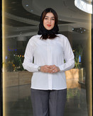 شومیز سفید نخی زنانه با دوخت تمیز از ریچ کت