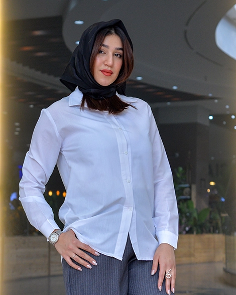 نمای بغل شومیز سفید زنانه با جنس نخی