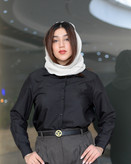 نمای نزدیک از یقه شومیز مشکی زنانه ریچکت