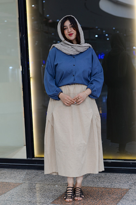 شومیز لینن آبی نفتی زنانه با پارچه شستشده و دوخت تمیز، مناسب تابستان